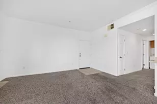 5201 Laguna Oaks Dr, Elk Grove, CA 95758 - Photo 10