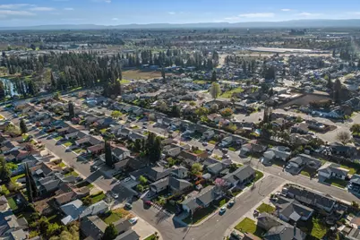 2241 Rochelle Avenue, Turlock, CA 95382 - Photo 42