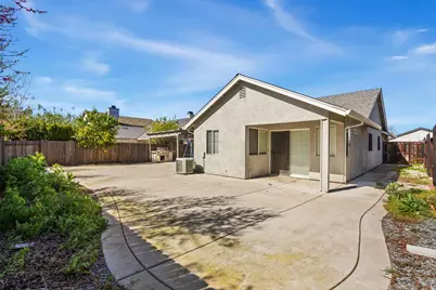 8248 Cliffe Way, Sacramento, CA 95828 - Photo 22