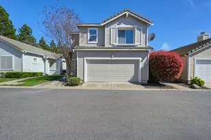 9425 Laguna Pointe Way, Elk Grove, CA 95758 - Photo 2