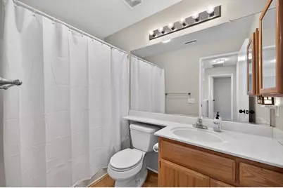 9425 Laguna Pointe Way, Elk Grove, CA 95758 - Photo 18