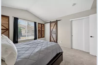 9425 Laguna Pointe Way, Elk Grove, CA 95758 - Photo 22