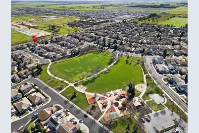 10311 Pedra Do Sol Way, Elk Grove, CA 95757 - Photo 28