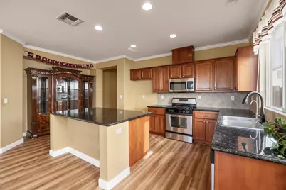 10311 Pedra Do Sol Way, Elk Grove, CA 95757 - Photo 8