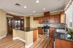 10311 Pedra Do Sol Way, Elk Grove, CA 95757 - Photo 8