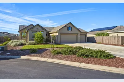 1820 Coastline Court, Plumas Lake, CA 95961 - Photo 2