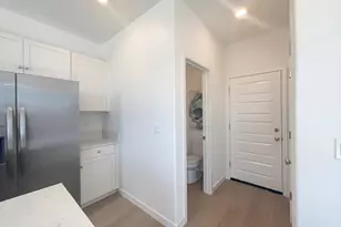 8475 Anker Wy, Elk Grove, CA 95757 - Photo 14