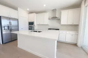 10872 Coral Reef Ln, Stockton, CA 95219 - Photo 2