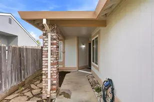 8041 Healy Ct, Sacramento, CA 95828 - Photo 4