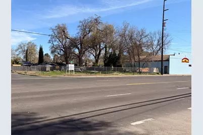 907 Yolo Street, West Sacramento, CA 95605 - Photo 2