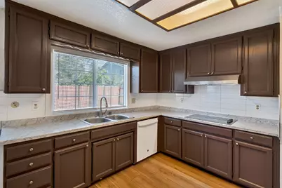 8908 Liscarney Way, Sacramento, CA 95828 - Photo 14