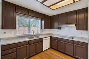 8908 Liscarney Way, Sacramento, CA 95828 - Photo 14