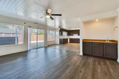 8908 Liscarney Way, Sacramento, CA 95828 - Photo 10