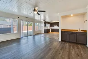 8908 Liscarney Way, Sacramento, CA 95828 - Photo 10