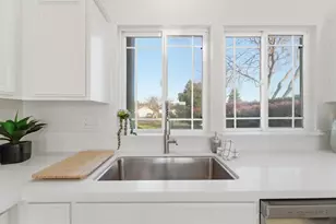 2031 Draft Ct, Turlock, CA 95380 - Photo 12