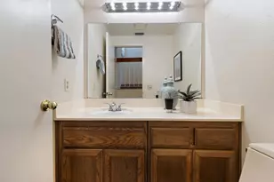 58 Rambleoak Cir, Sacramento, CA 95831 - Photo 16