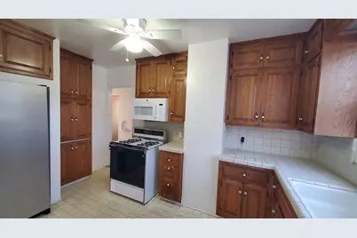 2027 W Acacia Street, Stockton, CA 95203 - Photo 6