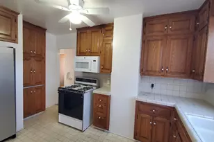 2027 W Acacia St, Stockton, CA 95203 - Photo 6