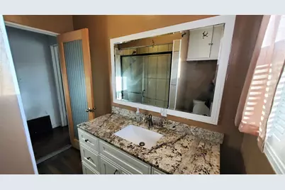 2027 W Acacia Street, Stockton, CA 95203 - Photo 8