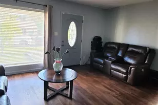 2027 W Acacia St, Stockton, CA 95203 - Photo 4