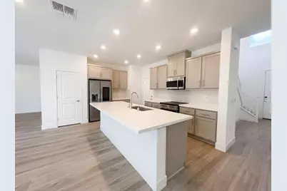 374 N Palm Springs Way, Tracy, CA 95391 - Photo 2