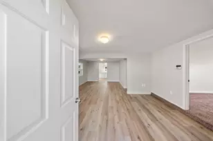 408 Thrasher Ave, Modesto, CA 95354 - Photo 6