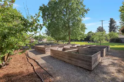 1411 Las Salinas Way, Sacramento, CA 95864 - Photo 64