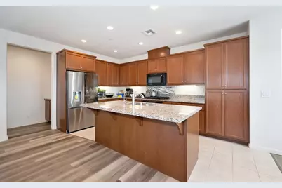 7905 Springarden Way, Sacramento, CA 95828 - Photo 6