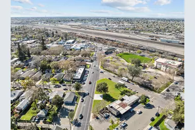 711 Oak Street, Roseville, CA 95678 - Photo 6