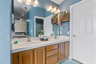 194 W Elm Ave, Galt, CA 95632 - Photo 24