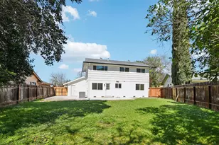 6028 Hollyhurst Way, Sacramento, CA 95823 - Photo 32