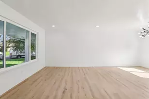 6028 Hollyhurst Way, Sacramento, CA 95823 - Photo 8