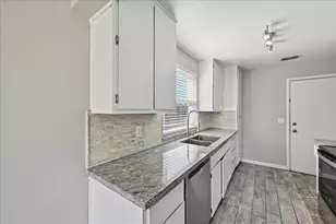 3213 Magicwoods Ct, Sacramento, CA 95827 - Photo 12