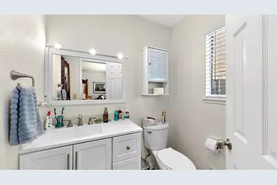 2140 Rochelle Avenue, Turlock, CA 95382 - Photo 32