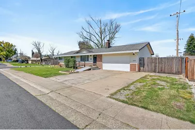 8805 Jonnie Way, Fair Oaks, CA 95628 - Photo 2