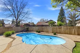 9510 Village Tree Dr, Elk Grove, CA 95758 - Photo 34