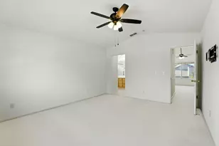 9510 Village Tree Dr, Elk Grove, CA 95758 - Photo 18