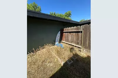 114 College Avenue, Modesto, CA 95350 - Photo 8