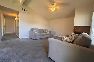 5733 39th St, Sacramento, CA 95824 - Photo 4