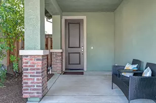 139 Clover Meadows Cir, Lincoln, CA 95648 - Photo 2