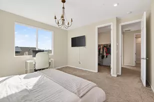 8285 Courage Dr, Sacramento, CA 95829 - Photo 32