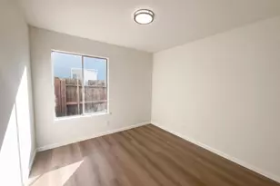 8271 Moorhaven Way, Sacramento, CA 95828 - Photo 12