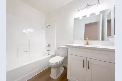 8271 Moorhaven Way, Sacramento, CA 95828 - Photo 6