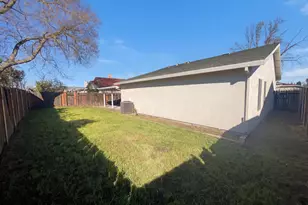 8271 Moorhaven Way, Sacramento, CA 95828 - Photo 18