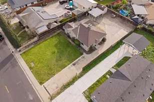 1073 Hacienda Dr, Manteca, CA 95336 - Photo 2