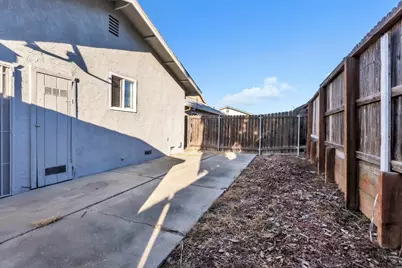 7517 Addison Way, Sacramento, CA 95822 - Photo 4