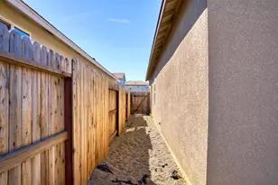 526 Bedfordshire Dr, Patterson, CA 95363 - Photo 28