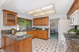 7326 Winnett Way, Sacramento, CA 95823 - Photo 12