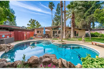 8772 Contemporary Court, Elk Grove, CA 95624 - Photo 2