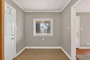 5225 Gordon Dr, Sacramento, CA 95824 - Photo 12